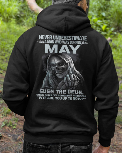 MAY - NEVER UNDERESTIUNDER A MAN - T-SHIRT FOR MAN - TLEE05 (SKU08-05-05)