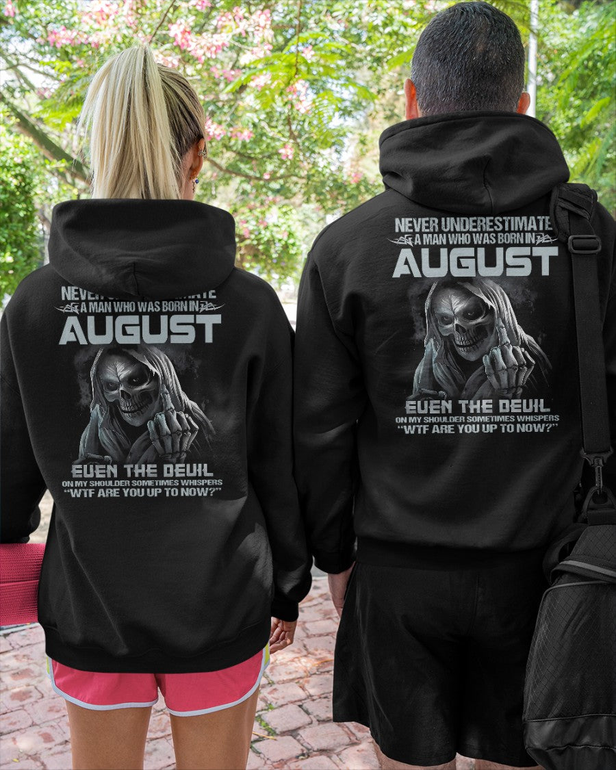 AUGUST - NEVER UNDERESTIUNDER A MAN - T-SHIRT FOR MAN - TLEE08 (SKU08-05-08)