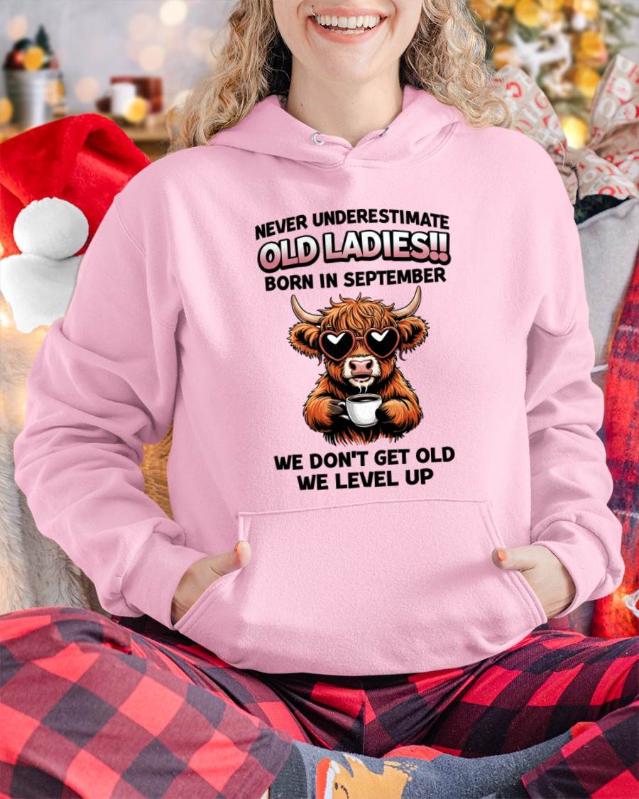SEPTEMBER BORN WOMEN LEVEL UP, NEVER GROW OLD SHIRT - FOR WOMEN - TLEE09 (SKU2606-79-09)